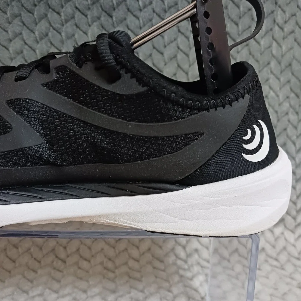 Topo Athletic ST 4 Balck White Women's Road Running Cushioned Shoes Size 8.5